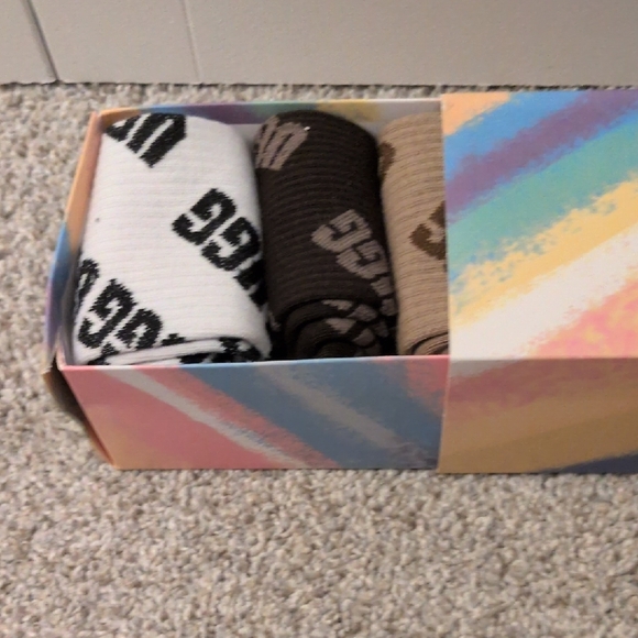 UGG Women's Casual Socks in Black, Brown, White, Tan, and Gray - Picture 2 of 7